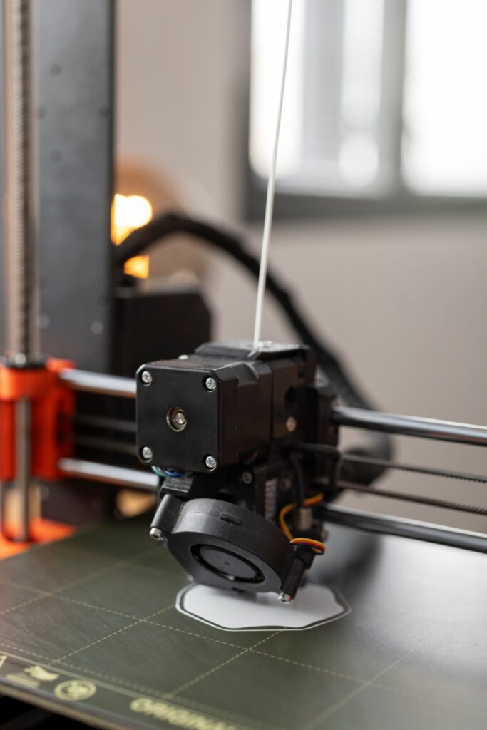 Impresora 3D fabricando una pieza